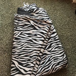 Zebra Queen bedding + 2 shams